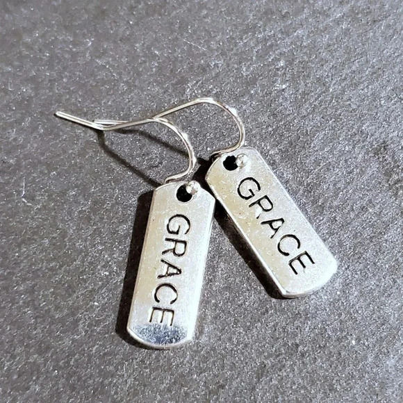 Grace Inspirational Word Message Carved Silver Black Earrings - Picture 4 of 8